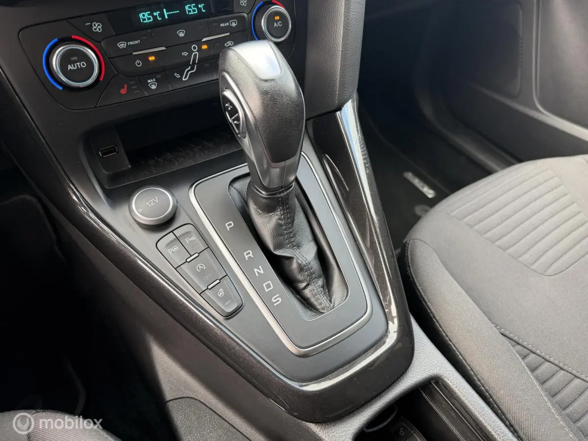 1.0 Titanium AUTOMAAT*NAVI*CRUISE*PDC*CLIMA*