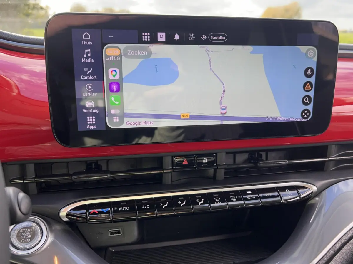 24kWh *La Prima 16” Two-Tone* CarPlay / 4x Assist