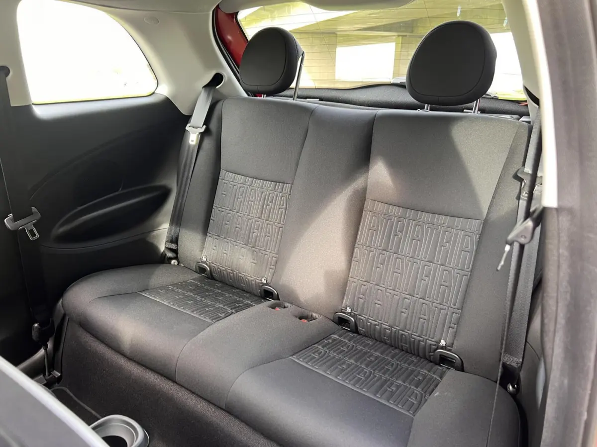 24kWh *La Prima 16” Two-Tone* CarPlay / 4x Assist