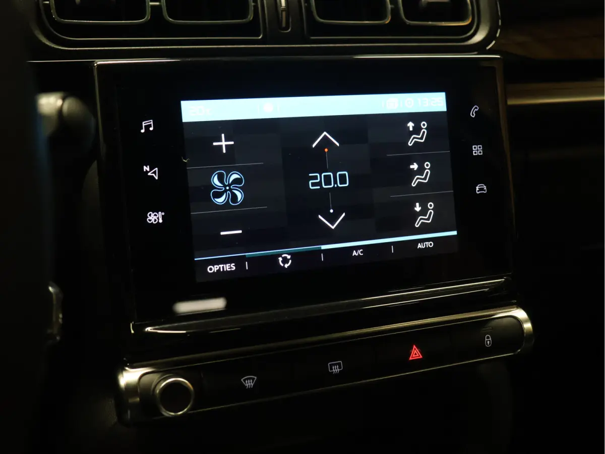 1.2 PureTech Shine [APPLE CARPLAY, CAMERA, STOELVERWARMING, ANDROID, CRUISE, LED VISION, PDC ACHTER, CLIMATE, NAVIGATIE, NIEUWSTAAT]