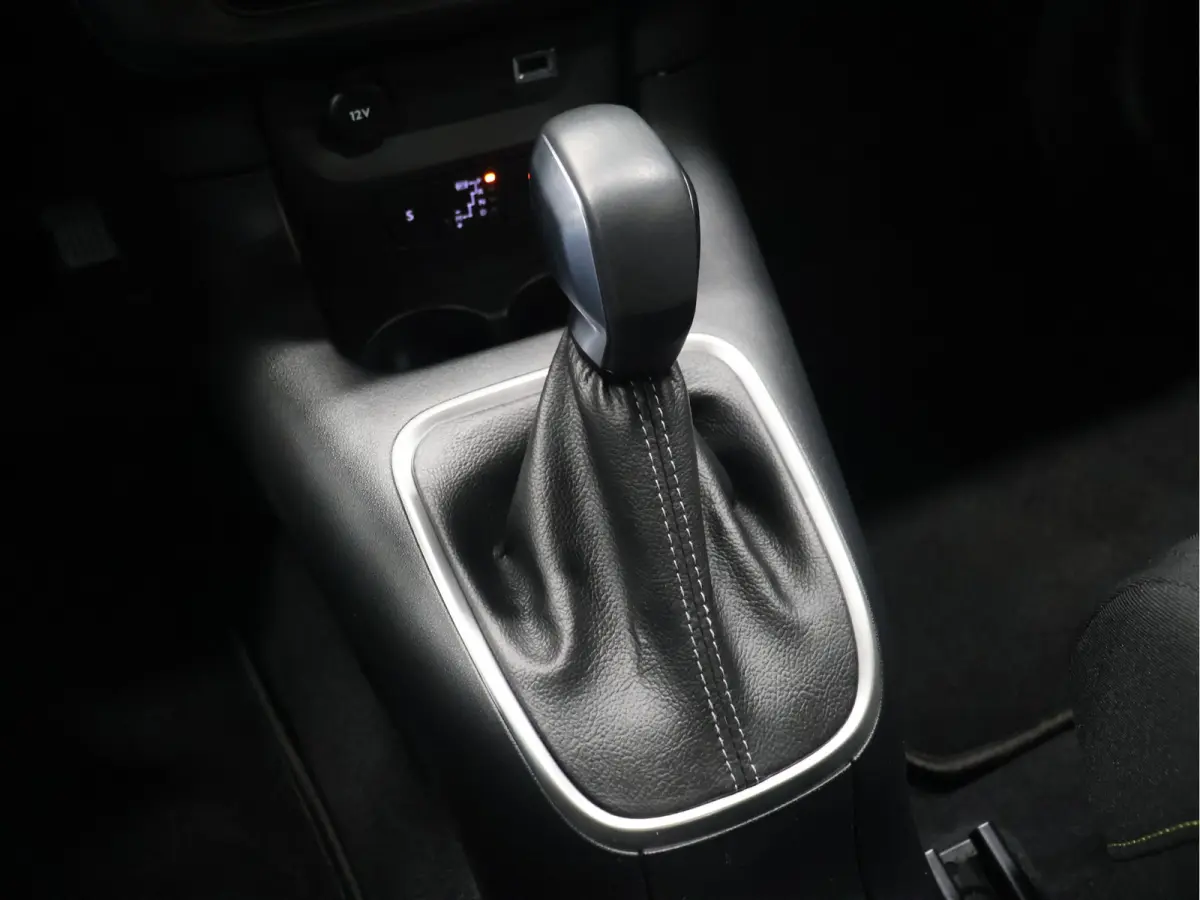 1.2 PureTech Shine [APPLE CARPLAY, CAMERA, STOELVERWARMING, ANDROID, CRUISE, LED VISION, PDC ACHTER, CLIMATE, NAVIGATIE, NIEUWSTAAT]