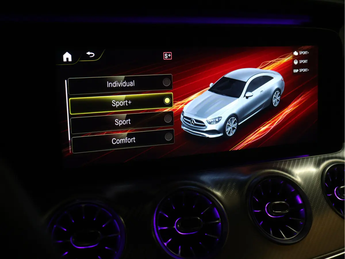200 AMG Sport FULL OPTION [SCHUIFKANTELDAK, BURMESTER, ADAPTIVE CRUISE, APPLE CARPLAY, ANDROID, SFEERVERLICHTING, MEMORYSEATS, STOELVERWARMING, HEADUP DISPLAY, CAMERA V+A, DIGITAL DASH, ELEK