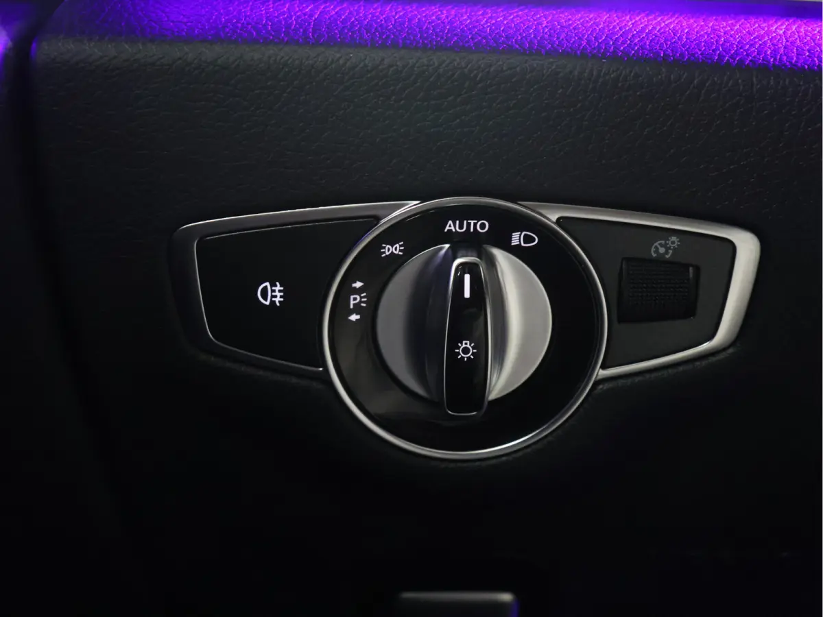 200 AMG Sport FULL OPTION [SCHUIFKANTELDAK, BURMESTER, ADAPTIVE CRUISE, APPLE CARPLAY, ANDROID, SFEERVERLICHTING, MEMORYSEATS, STOELVERWARMING, HEADUP DISPLAY, CAMERA V+A, DIGITAL DASH, ELEK