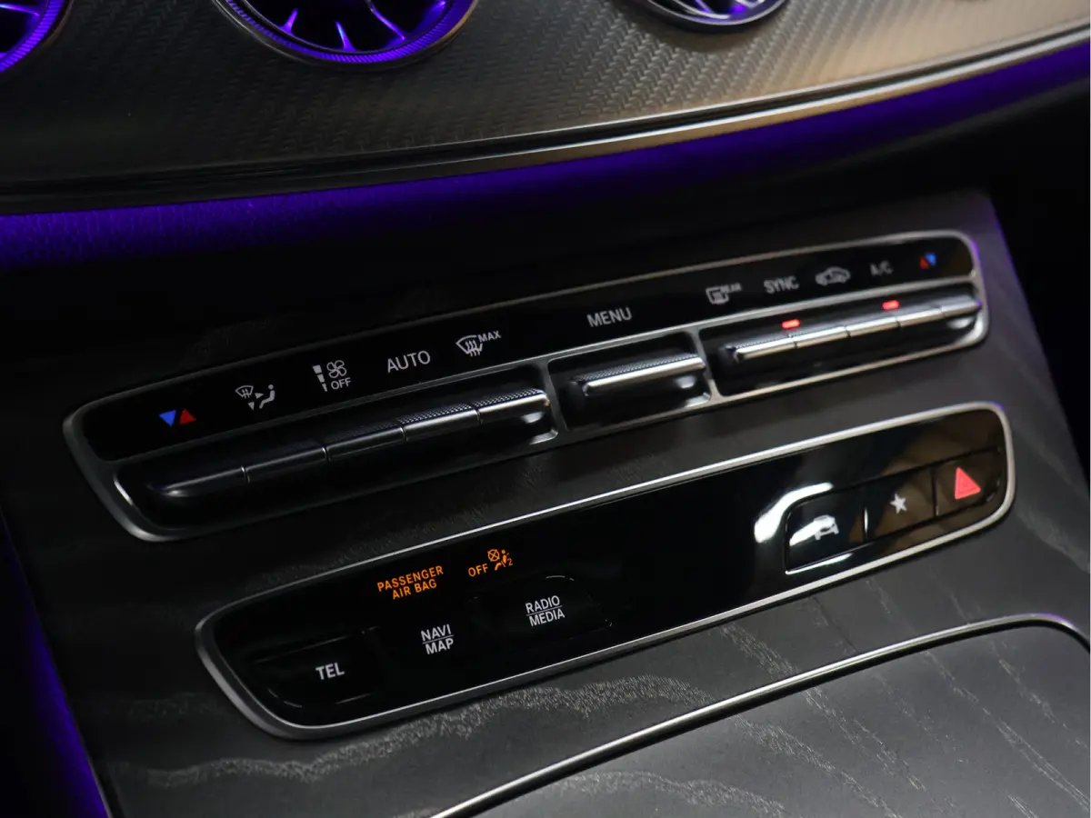 200 AMG Sport FULL OPTION [SCHUIFKANTELDAK, BURMESTER, ADAPTIVE CRUISE, APPLE CARPLAY, ANDROID, SFEERVERLICHTING, MEMORYSEATS, STOELVERWARMING, HEADUP DISPLAY, CAMERA V+A, DIGITAL DASH, ELEK