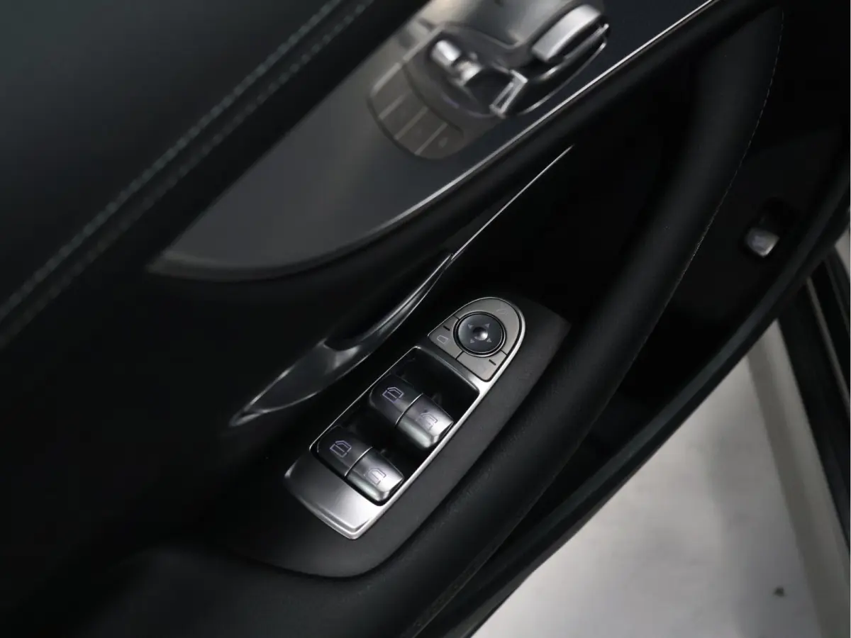 200 AMG Sport FULL OPTION [SCHUIFKANTELDAK, BURMESTER, ADAPTIVE CRUISE, APPLE CARPLAY, ANDROID, SFEERVERLICHTING, MEMORYSEATS, STOELVERWARMING, HEADUP DISPLAY, CAMERA V+A, DIGITAL DASH, ELEK