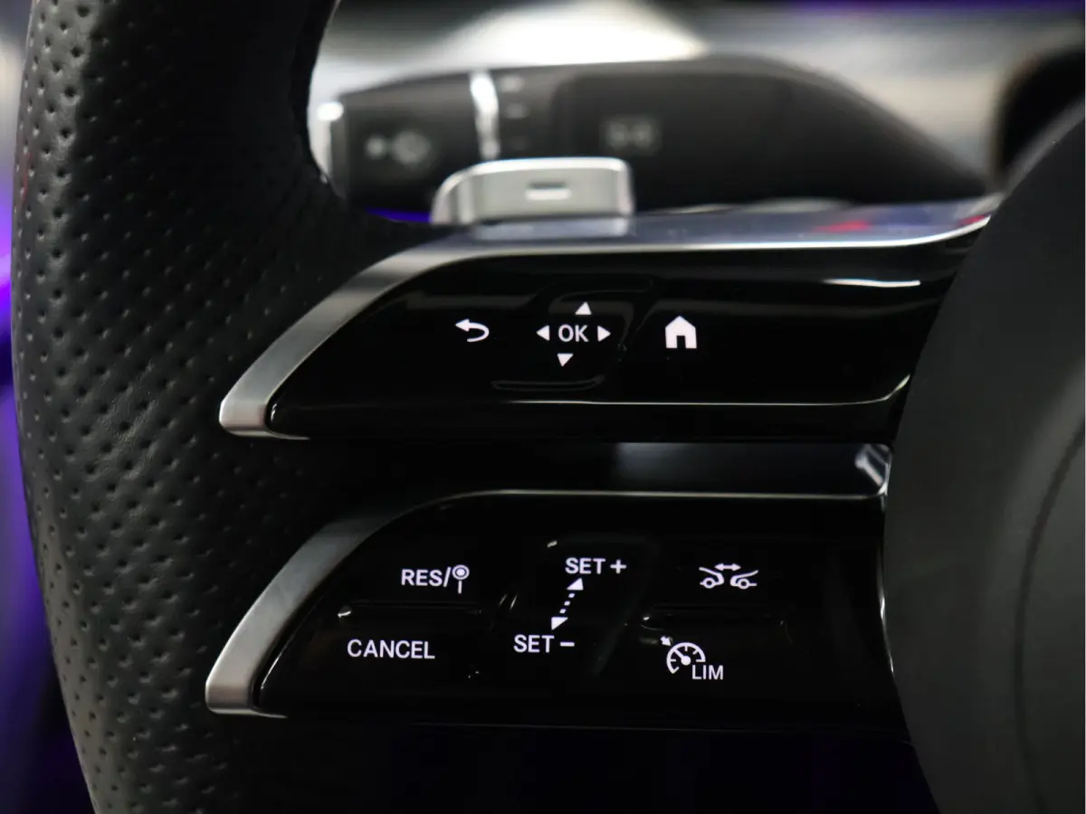200 AMG Sport FULL OPTION [SCHUIFKANTELDAK, BURMESTER, ADAPTIVE CRUISE, APPLE CARPLAY, ANDROID, SFEERVERLICHTING, MEMORYSEATS, STOELVERWARMING, HEADUP DISPLAY, CAMERA V+A, DIGITAL DASH, ELEK