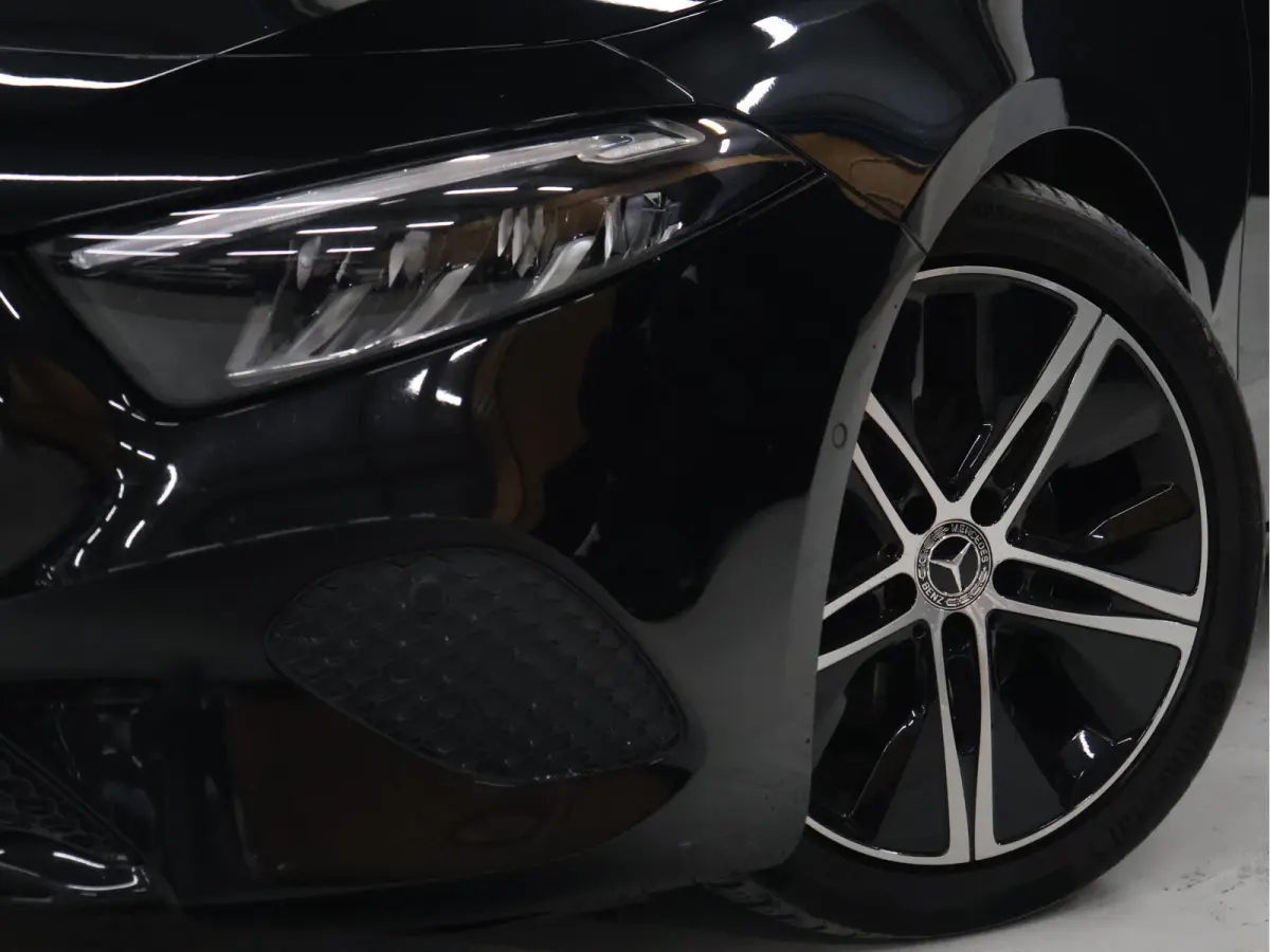 180 Luxury Line [ADAPTIVE CRUISE, APPLE CARPLAY, ANDROID, STOELVERWARMING, DIGITAL DASH, LEDER, LED, BLUETOOTH, NAVIGATIE, CLIMATE CONTROL, NIEUWSTAAT]