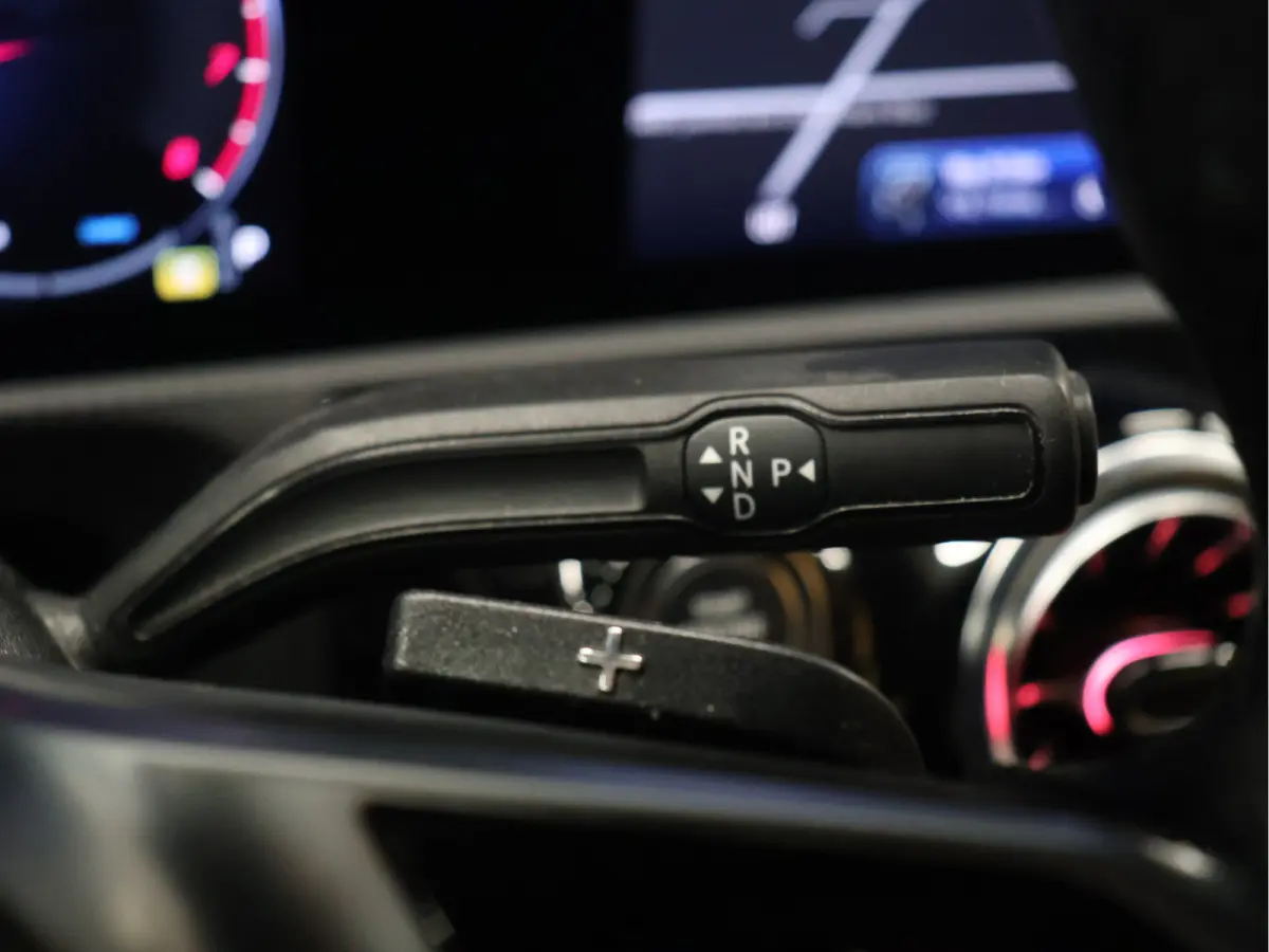 180 Luxury Line [ADAPTIVE CRUISE, APPLE CARPLAY, ANDROID, STOELVERWARMING, DIGITAL DASH, LEDER, LED, BLUETOOTH, NAVIGATIE, CLIMATE CONTROL, NIEUWSTAAT]