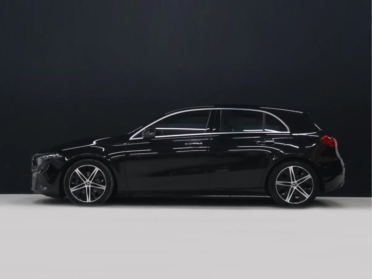 180 Luxury Line [ADAPTIVE CRUISE, APPLE CARPLAY, ANDROID, STOELVERWARMING, DIGITAL DASH, LEDER, LED, BLUETOOTH, NAVIGATIE, CLIMATE CONTROL, NIEUWSTAAT]