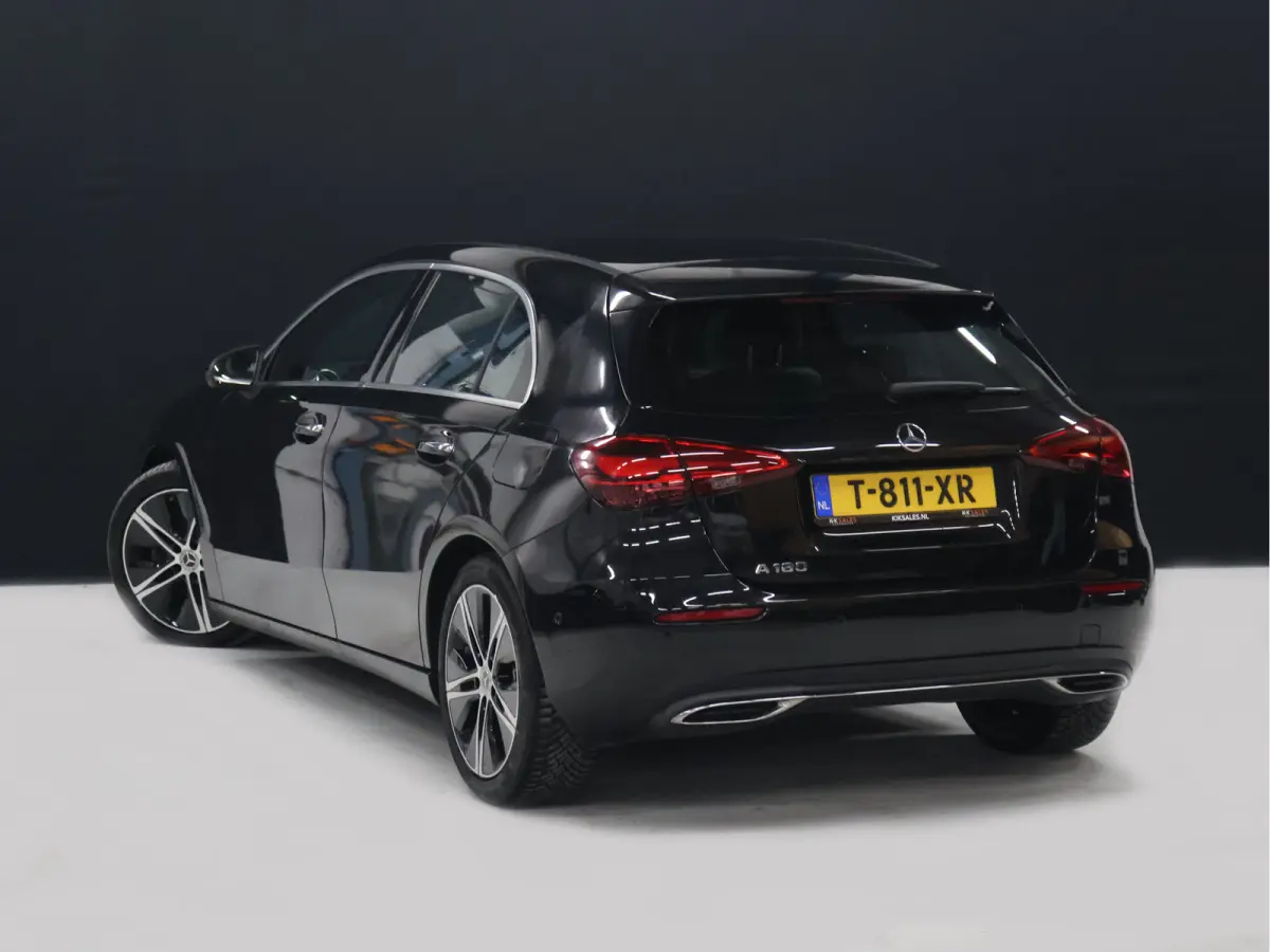 180 Luxury Line [ADAPTIVE CRUISE, APPLE CARPLAY, ANDROID, STOELVERWARMING, DIGITAL DASH, LEDER, LED, BLUETOOTH, NAVIGATIE, CLIMATE CONTROL, NIEUWSTAAT]