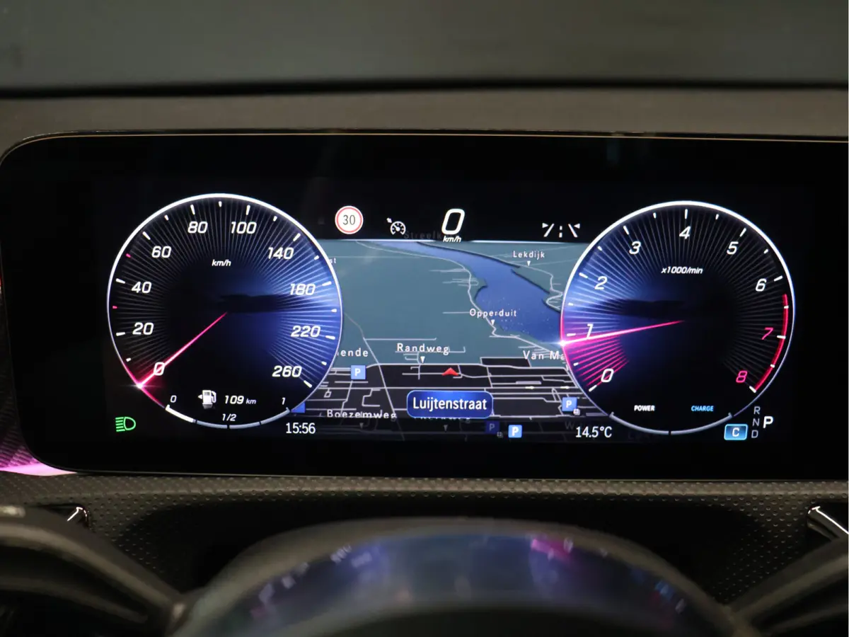 180 Luxury Line [ADAPTIVE CRUISE, APPLE CARPLAY, ANDROID, STOELVERWARMING, DIGITAL DASH, LEDER, LED, BLUETOOTH, NAVIGATIE, CLIMATE CONTROL, NIEUWSTAAT]