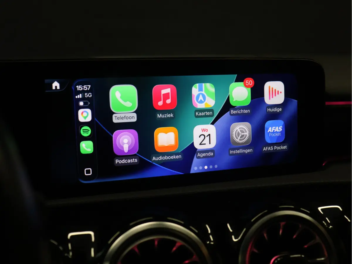 180 Luxury Line [ADAPTIVE CRUISE, APPLE CARPLAY, ANDROID, STOELVERWARMING, DIGITAL DASH, LEDER, LED, BLUETOOTH, NAVIGATIE, CLIMATE CONTROL, NIEUWSTAAT]