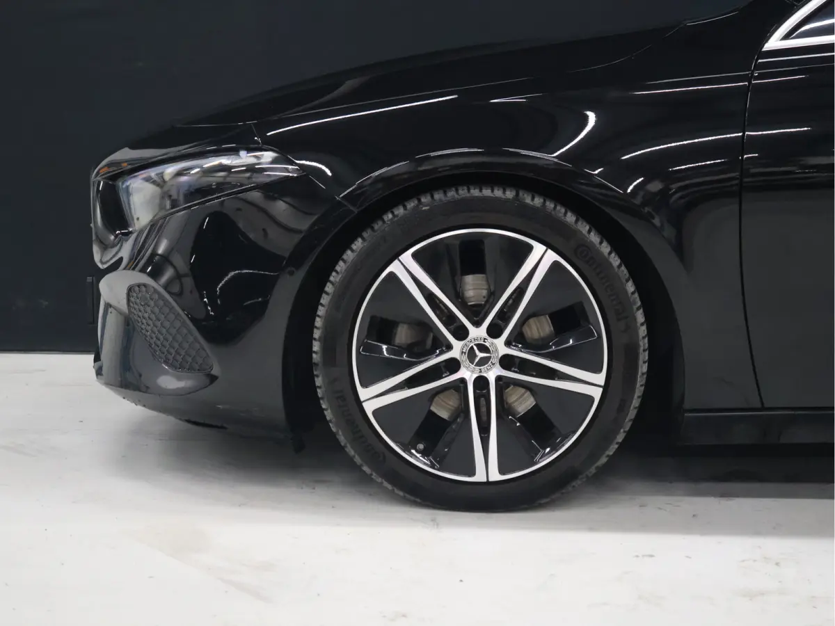 180 Luxury Line [ADAPTIVE CRUISE, APPLE CARPLAY, ANDROID, STOELVERWARMING, DIGITAL DASH, LEDER, LED, BLUETOOTH, NAVIGATIE, CLIMATE CONTROL, NIEUWSTAAT]
