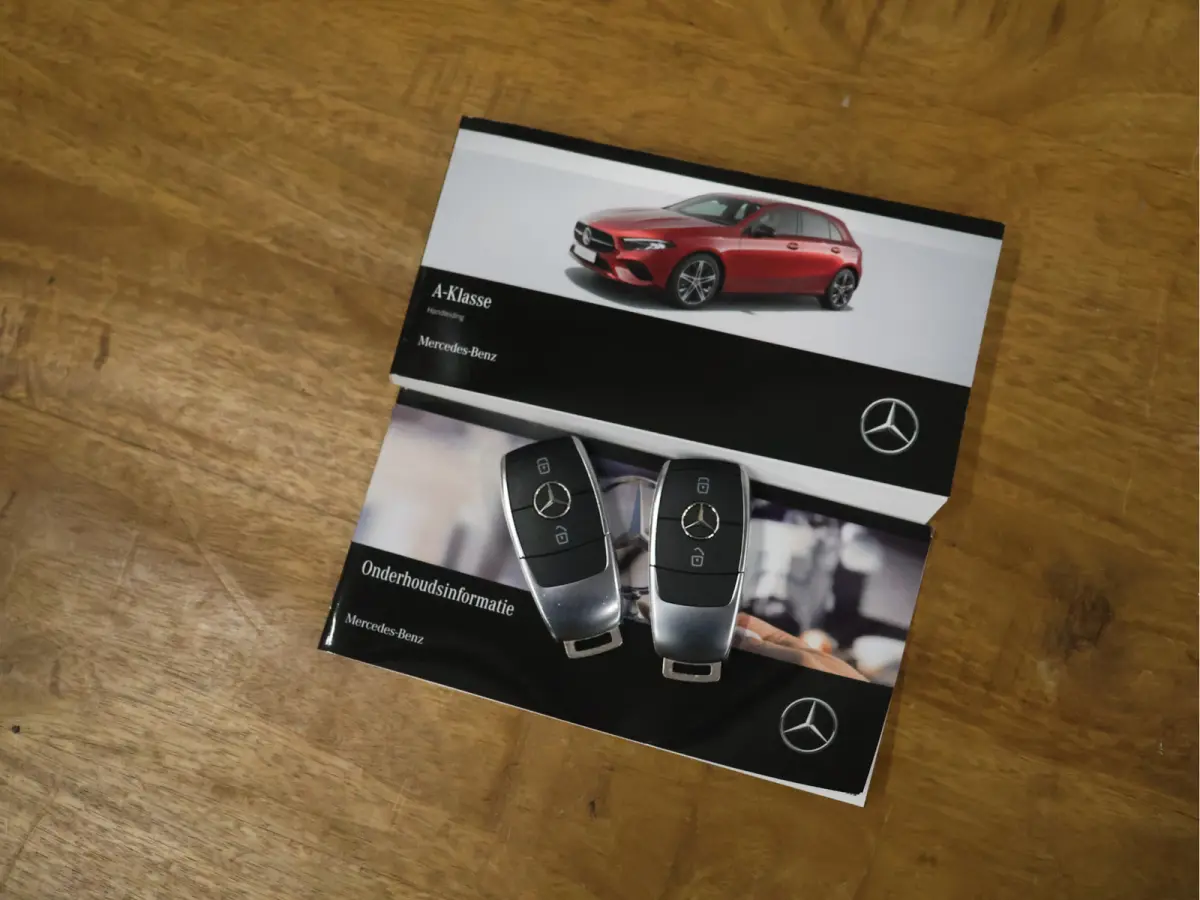 180 Luxury Line [ADAPTIVE CRUISE, APPLE CARPLAY, ANDROID, STOELVERWARMING, DIGITAL DASH, LEDER, LED, BLUETOOTH, NAVIGATIE, CLIMATE CONTROL, NIEUWSTAAT]