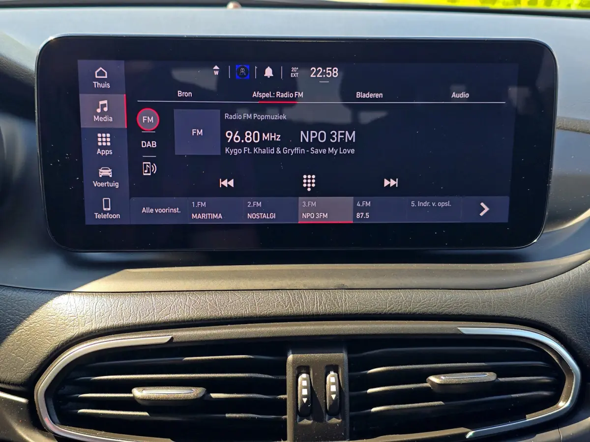 1.5 Hybrid City - 150 Pk - ParkeerCamera - Adaptive Cruise Control - Climate control
