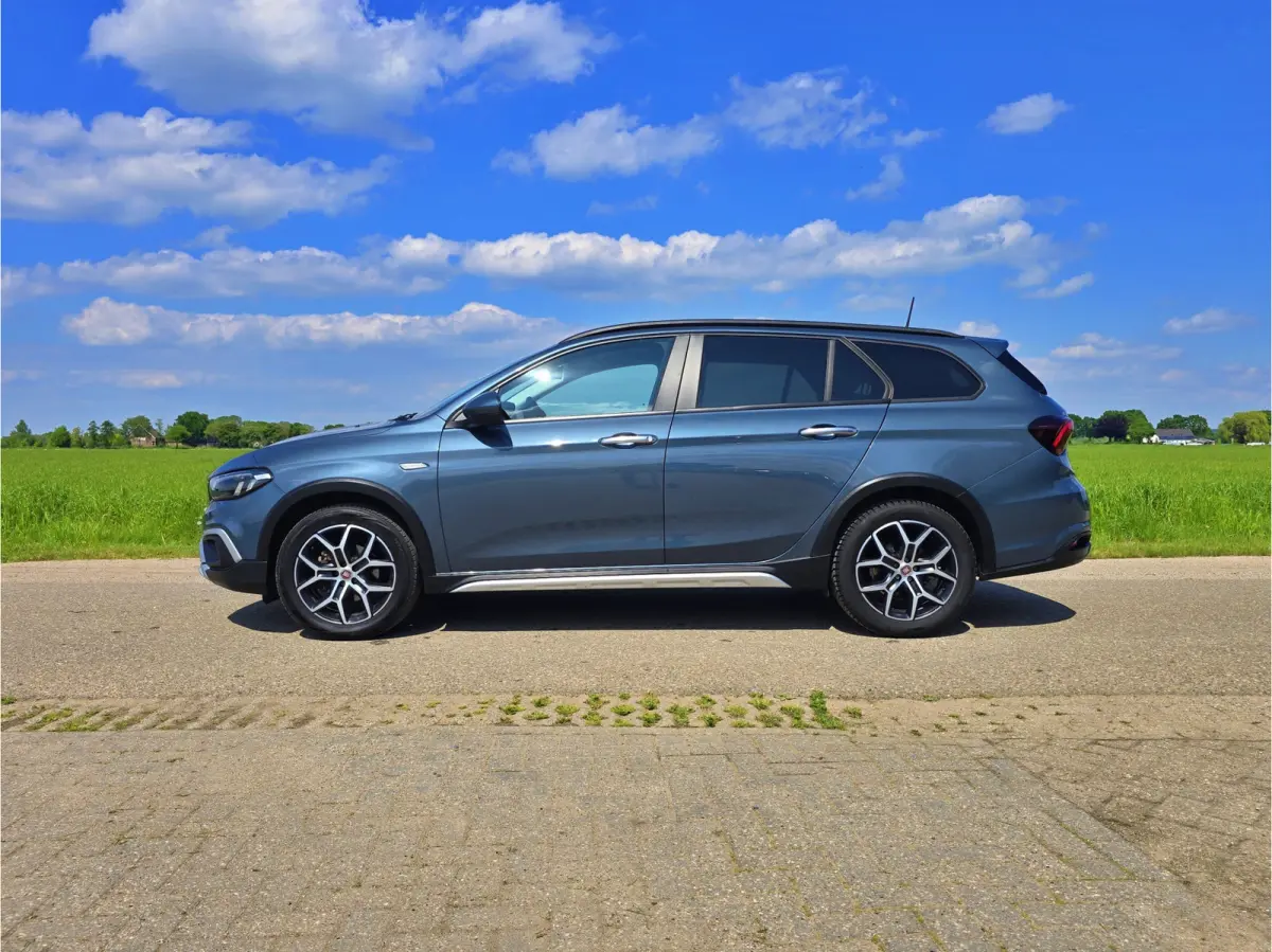 1.5 Hybrid City - 150 Pk - ParkeerCamera - Adaptive Cruise Control - Climate control