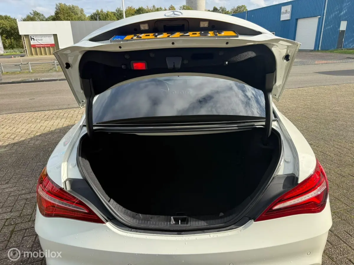 180 Business Solution AMG Panoramadak 103209 km