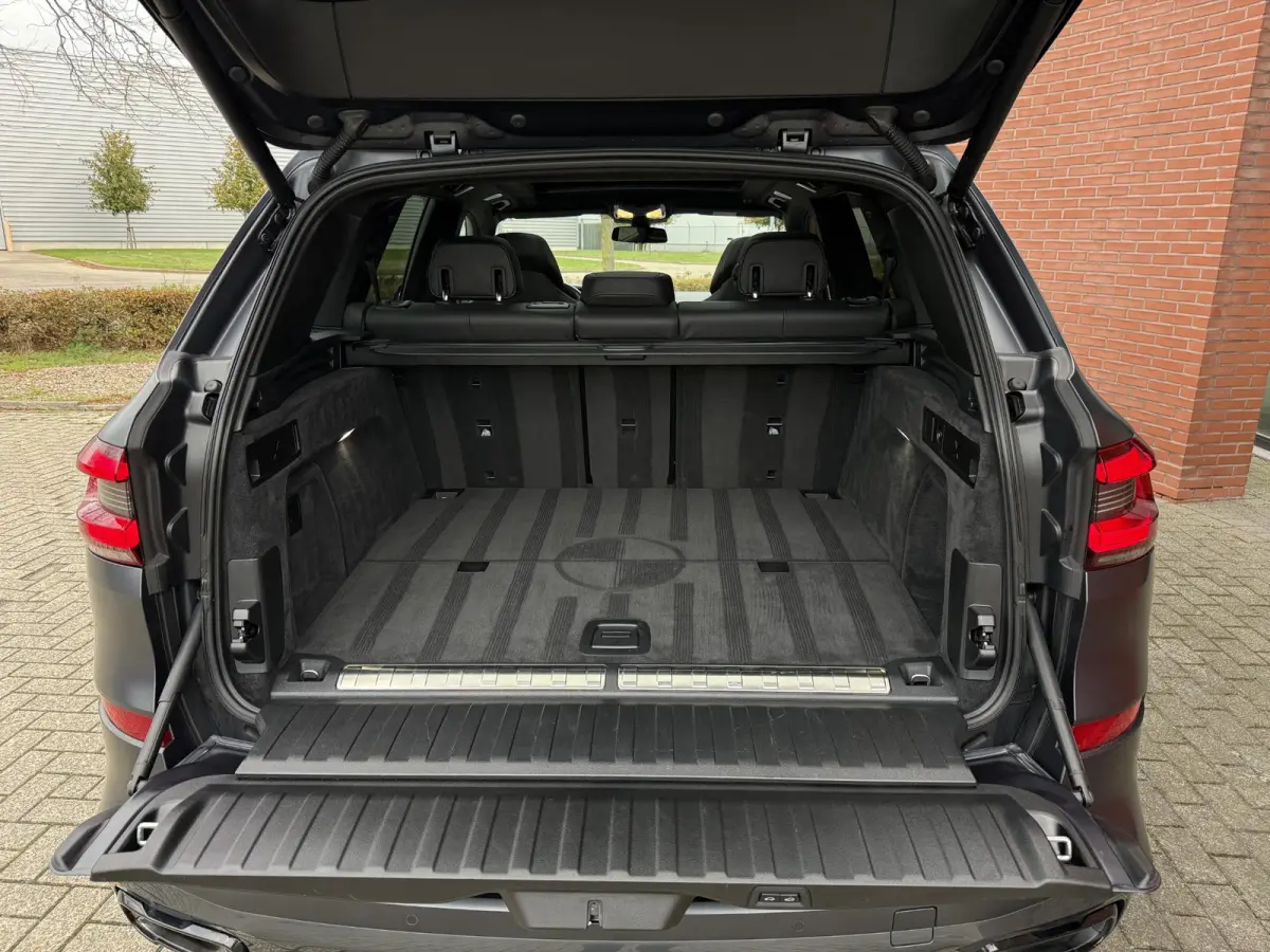 xDrive45e M-Sport Bowers & Wilkins M-Seats Carbon