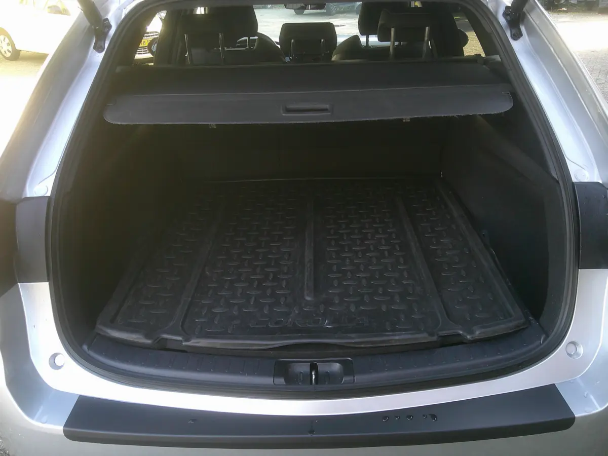 Hybrid 140 Dynamic