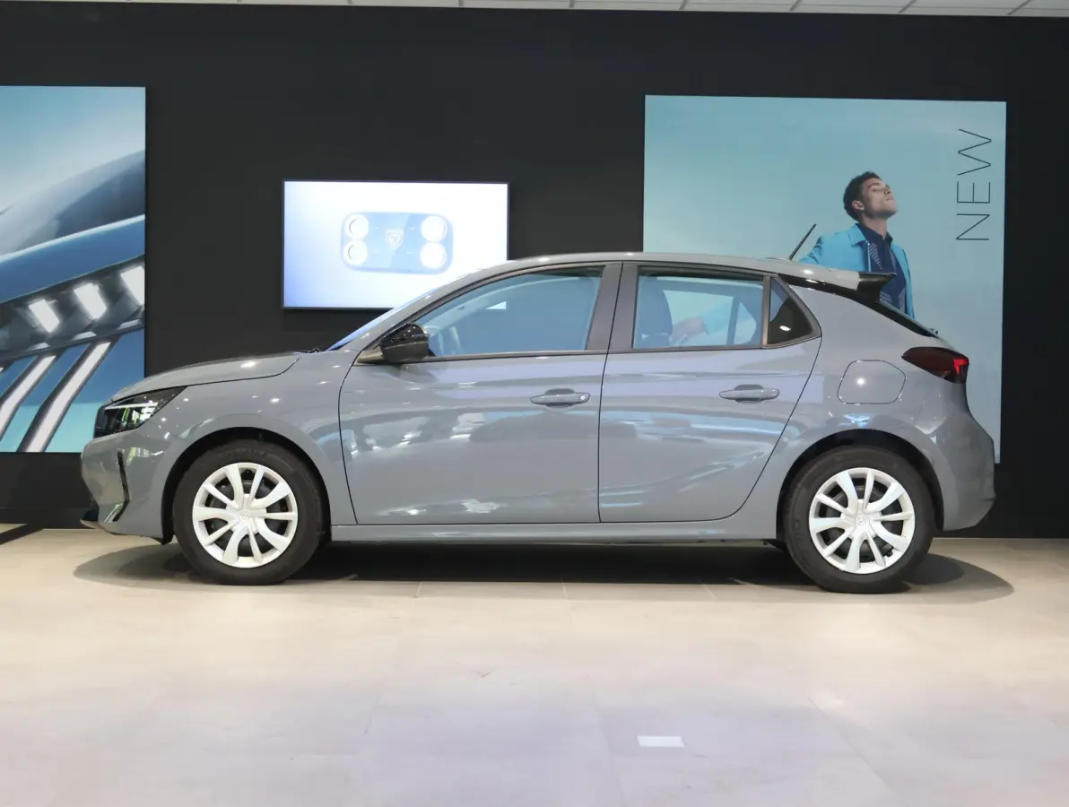 Edition Hybrid 110 pk Automaat | Tot 8 jaar Garantie | Apple Carplay/Android Auto | Achteruitrijcamera | Airco | Parkeersensoren rondom | Dodehoekbewaking