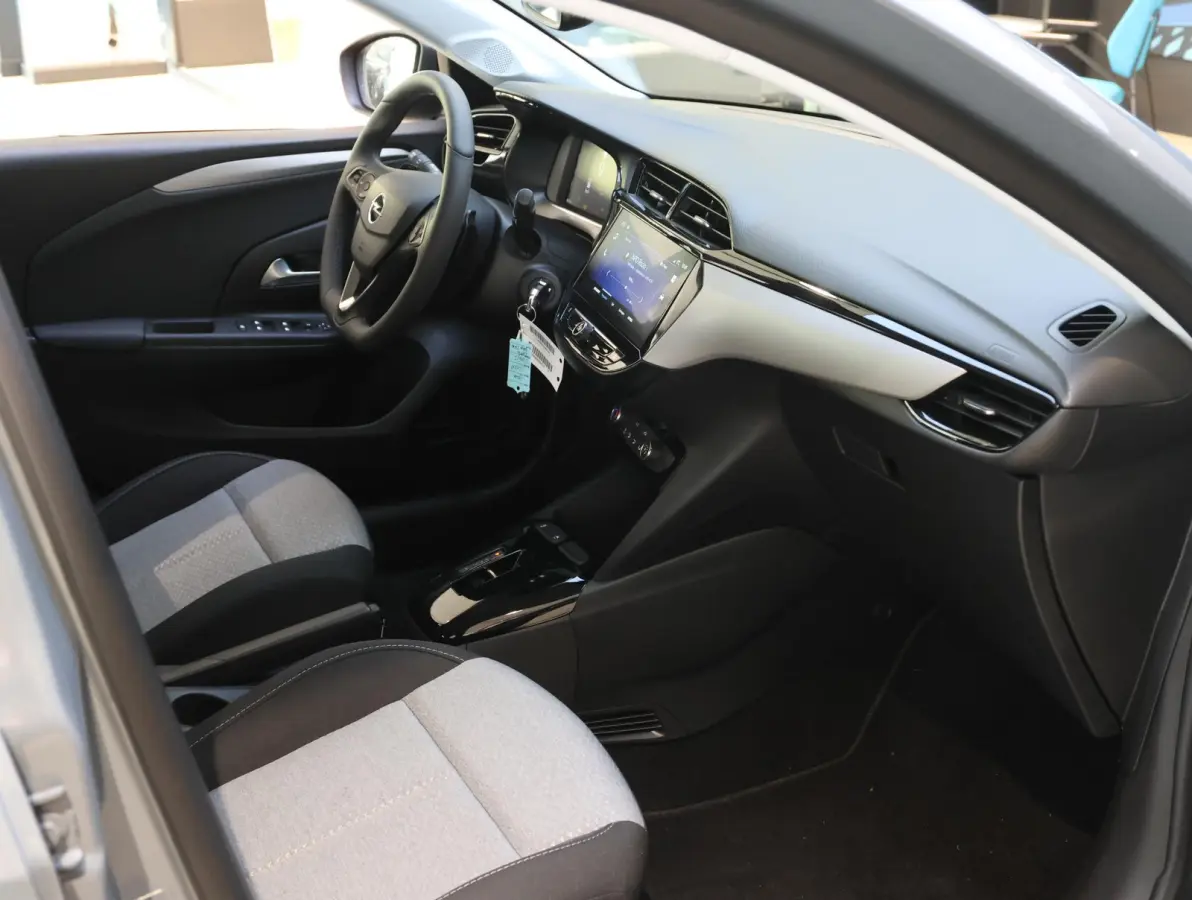 Edition Hybrid 110 pk Automaat | Tot 8 jaar Garantie | Apple Carplay/Android Auto | Achteruitrijcamera | Airco | Parkeersensoren rondom | Dodehoekbewaking