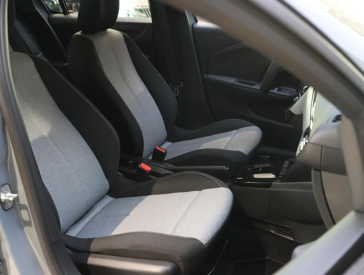 Edition Hybrid 110 pk Automaat | Tot 8 jaar Garantie | Apple Carplay/Android Auto | Achteruitrijcamera | Airco | Parkeersensoren rondom | Dodehoekbewaking