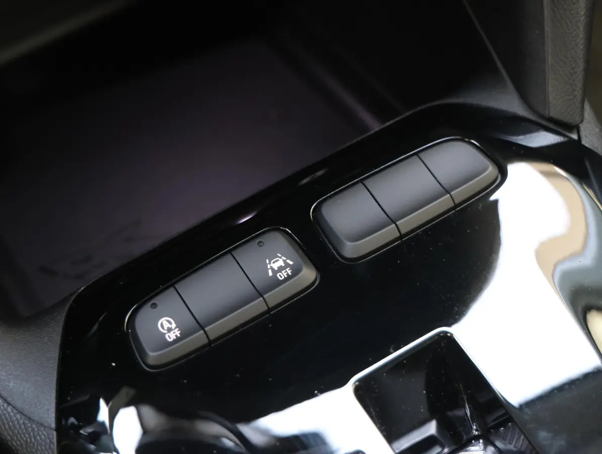 Edition Hybrid 110 pk Automaat | Tot 8 jaar Garantie | Apple Carplay/Android Auto | Achteruitrijcamera | Airco | Parkeersensoren rondom | Dodehoekbewaking