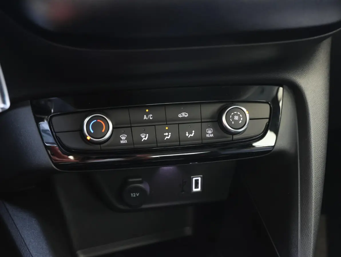 Edition Hybrid 110 pk Automaat | Tot 8 jaar Garantie | Apple Carplay/Android Auto | Achteruitrijcamera | Airco | Parkeersensoren rondom | Dodehoekbewaking