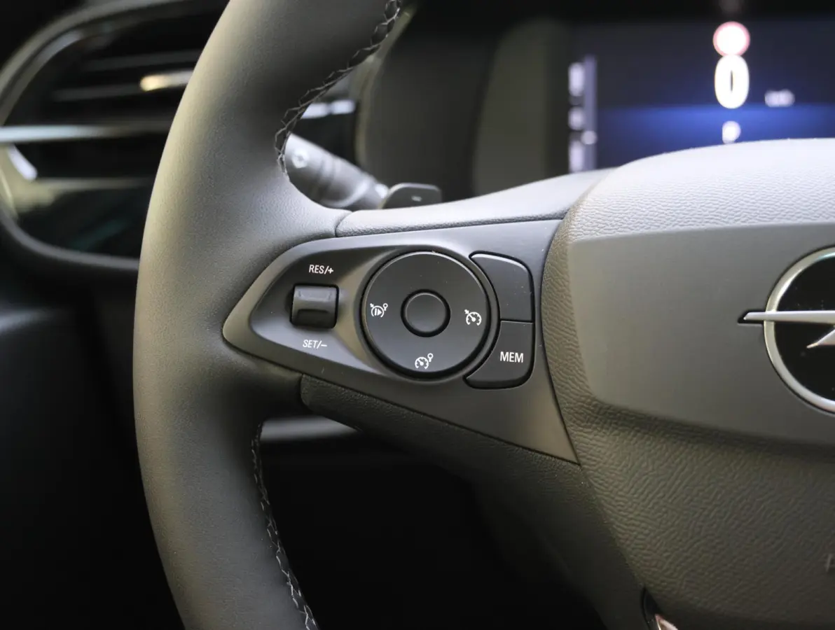 Edition Hybrid 110 pk Automaat | Tot 8 jaar Garantie | Apple Carplay/Android Auto | Achteruitrijcamera | Airco | Parkeersensoren rondom | Dodehoekbewaking
