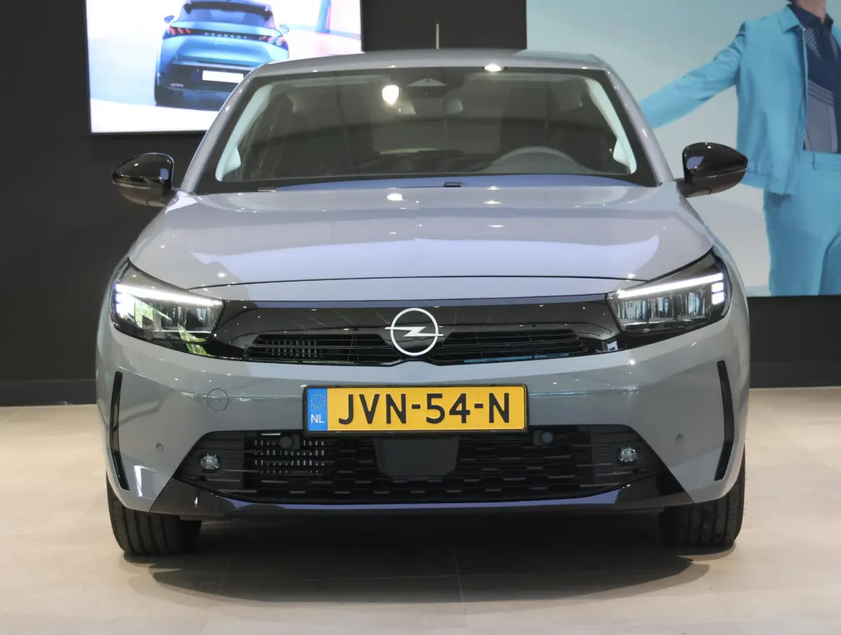 Edition Hybrid 110 pk Automaat | Tot 8 jaar Garantie | Apple Carplay/Android Auto | Achteruitrijcamera | Airco | Parkeersensoren rondom | Dodehoekbewaking