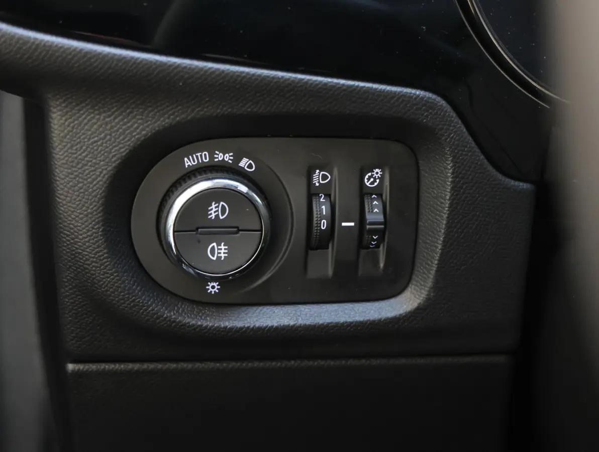 Edition Hybrid 110 pk Automaat | Tot 8 jaar Garantie | Apple Carplay/Android Auto | Achteruitrijcamera | Airco | Parkeersensoren rondom | Dodehoekbewaking