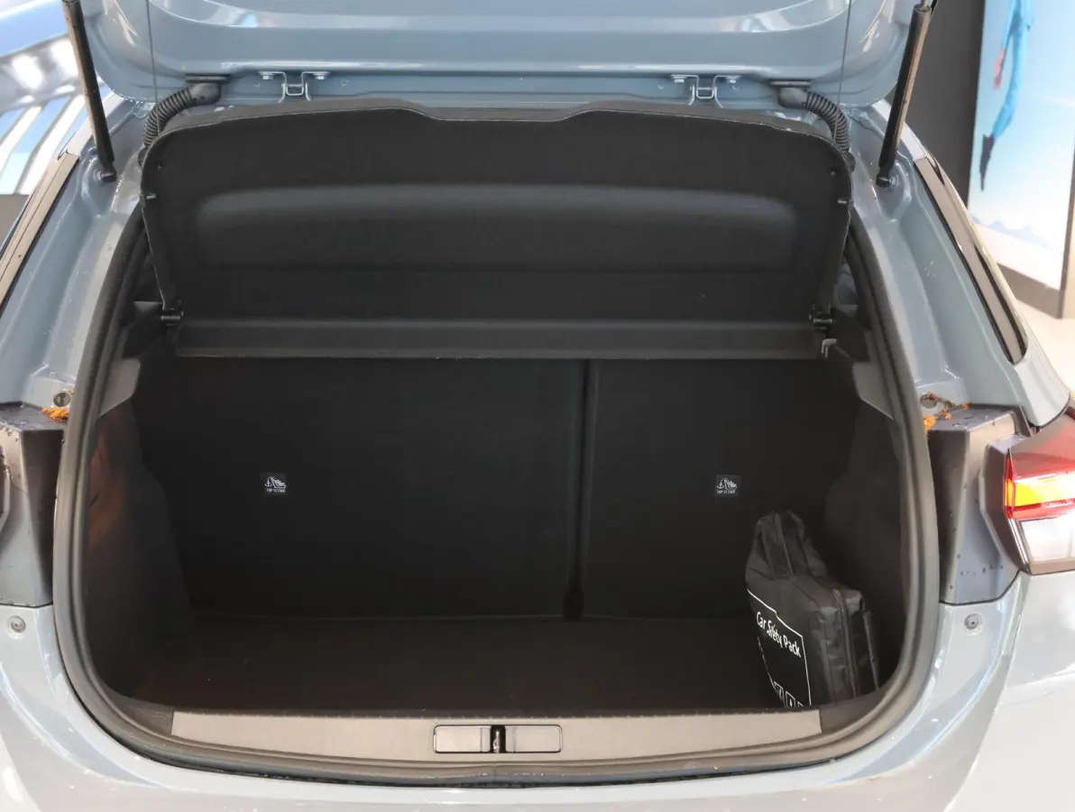 Edition Hybrid 110 pk Automaat | Tot 8 jaar Garantie | Apple Carplay/Android Auto | Achteruitrijcamera | Airco | Parkeersensoren rondom | Dodehoekbewaking