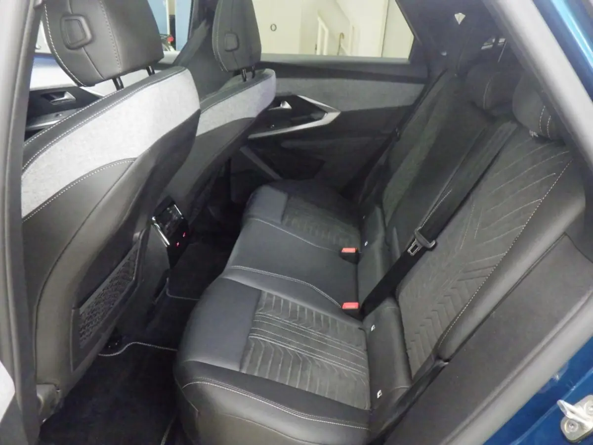 GT Avantage 210 73 kWh Tot 8 Jaar Garantie! | Schuif-/Kanteldak | Massage | Warmtepomp | Elektr. Stoelen | LED-Matrix | Adaptive Cruise | Stoelverwarming | !!
