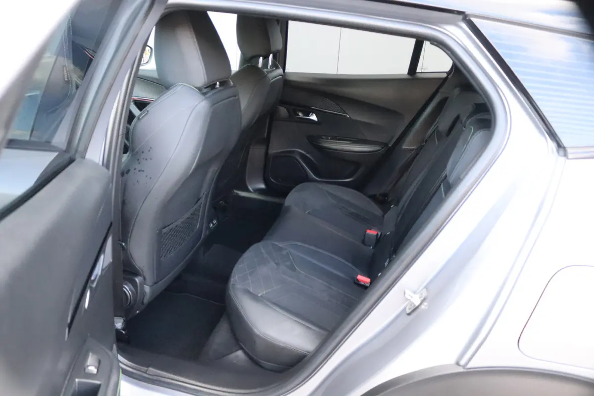 1.2 PureT. 130PK Automaat GT Trekhaak/Camera/Adapt.-cruise/Stoelverwarming/Parkeerhulp