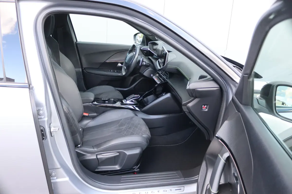 1.2 PureT. 130PK Automaat GT Trekhaak/Camera/Adapt.-cruise/Stoelverwarming/Parkeerhulp