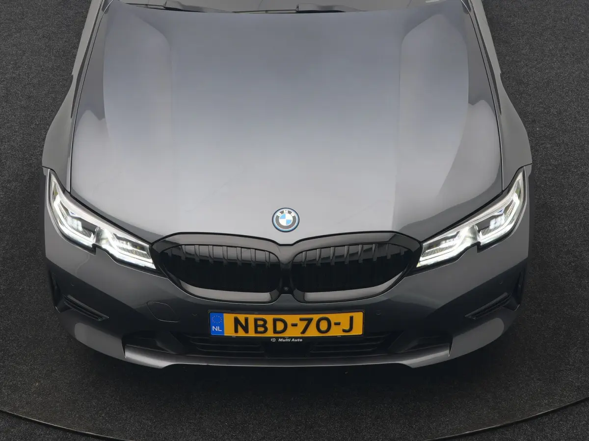 330e PHEV 293pk Dealer O.H. | Panodak | Adaptive Cruise | Head Up | 360 Camera | Laser LED | Lederen Sportstoelen Memory & Verwarmd | Sfeerverlichting | BLIS | Keyless | Apple Carplay | Navi