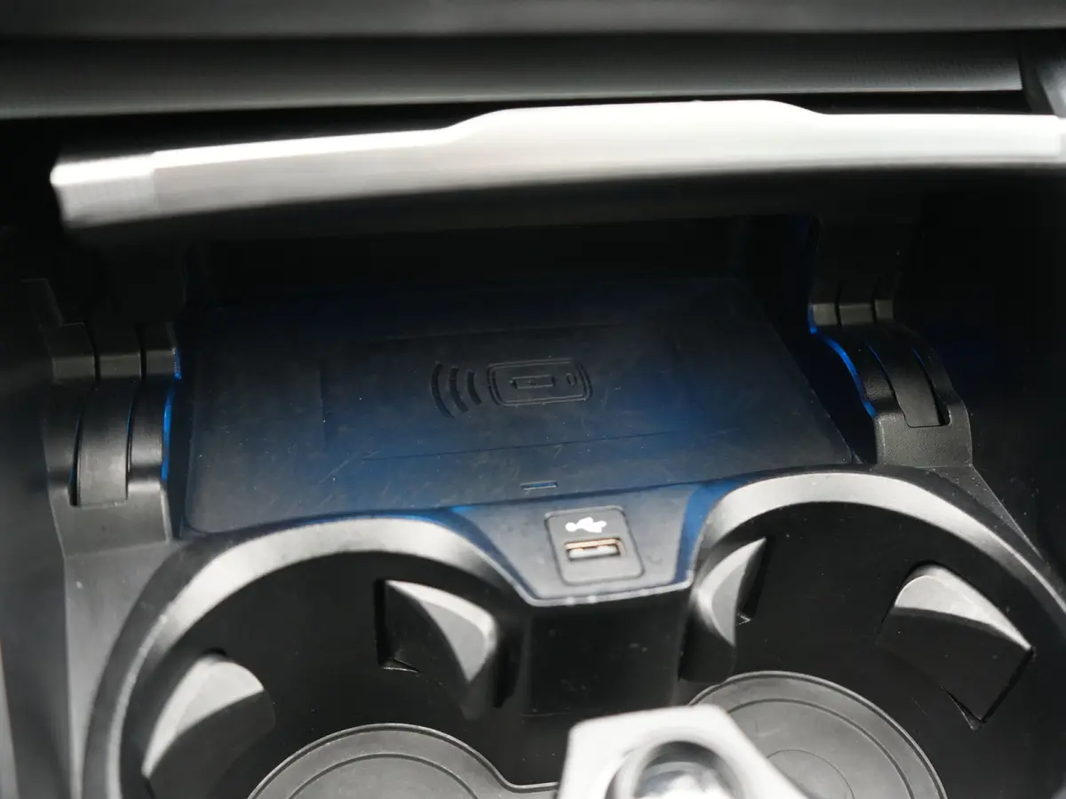 330e PHEV 293pk Dealer O.H. | Panodak | Adaptive Cruise | Head Up | 360 Camera | Laser LED | Lederen Sportstoelen Memory & Verwarmd | Sfeerverlichting | BLIS | Keyless | Apple Carplay | Navi
