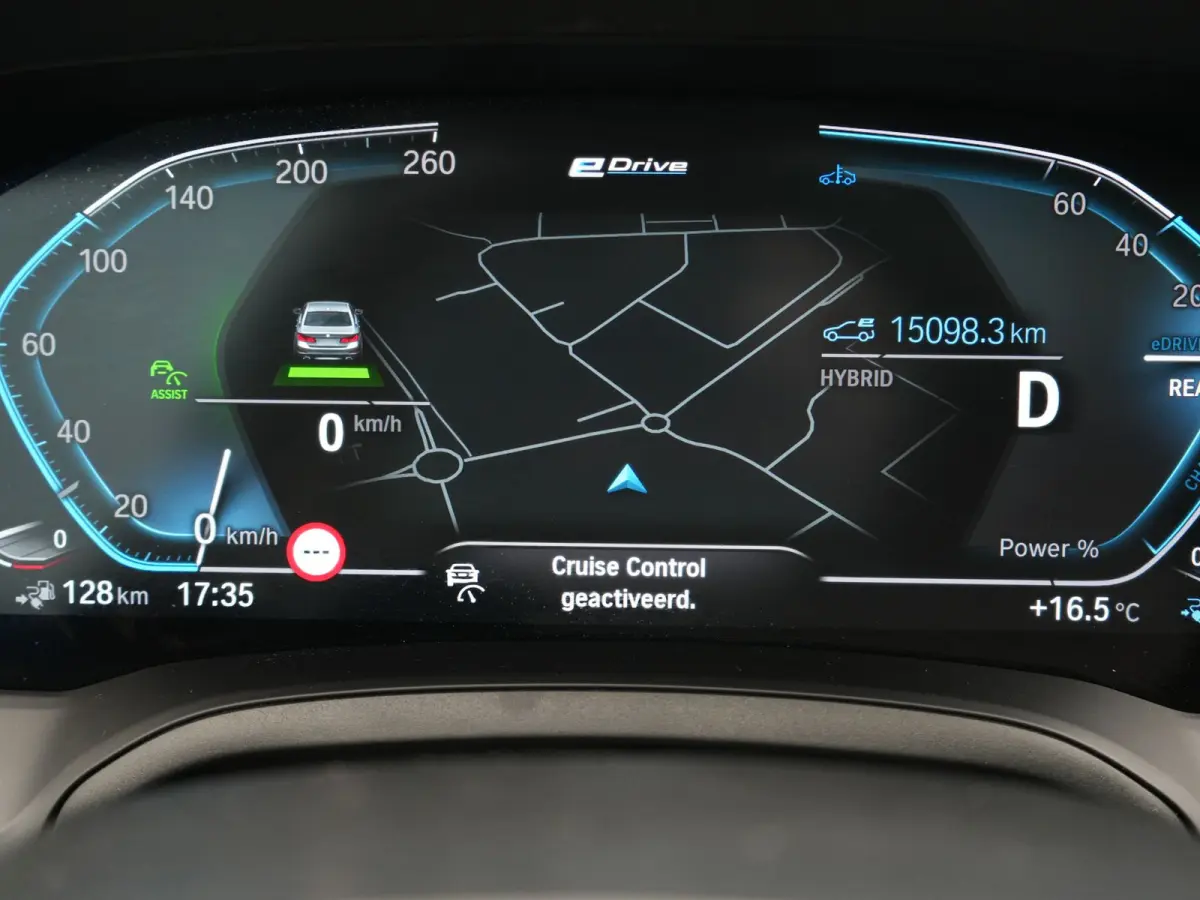 330e PHEV 293pk Dealer O.H. | Panodak | Adaptive Cruise | Head Up | 360 Camera | Laser LED | Lederen Sportstoelen Memory & Verwarmd | Sfeerverlichting | BLIS | Keyless | Apple Carplay | Navi