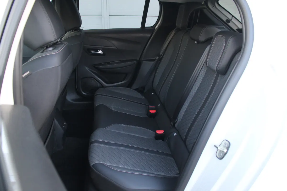 1.2 Hybrid 110 e-DCS6 Allure | Drive Assist | Camera V+A | Dodehoeksens. | Navi | LED | Carplay | Drive Assist | Camera V+A | Dodehoeksens. | Navi | LED | Carplay |