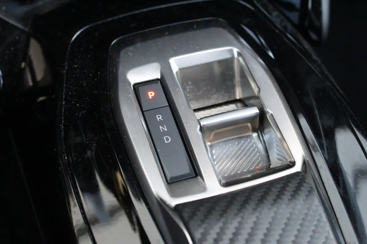 1.2 Hybrid 110 e-DCS6 Allure | Drive Assist | Camera V+A | Dodehoeksens. | Navi | LED | Carplay | Drive Assist | Camera V+A | Dodehoeksens. | Navi | LED | Carplay |