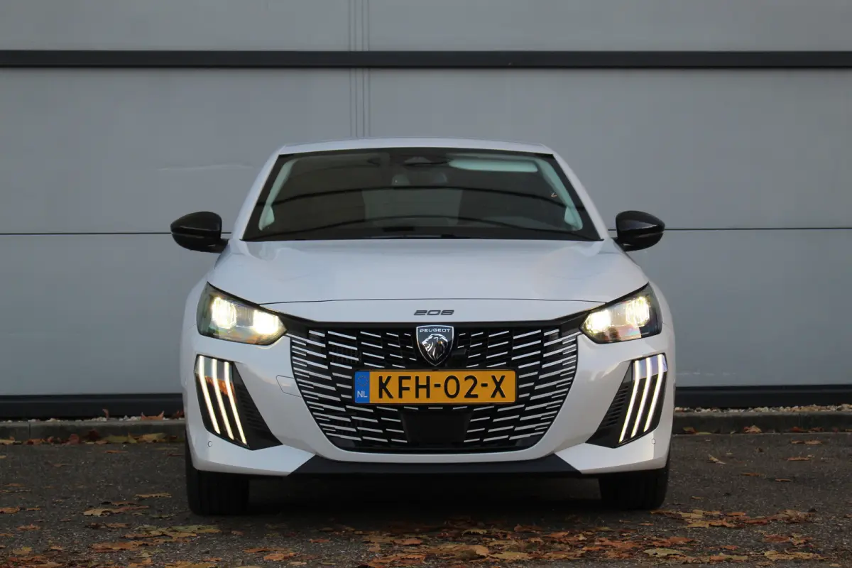 1.2 Hybrid 110 e-DCS6 Allure | Drive Assist | Camera V+A | Dodehoeksens. | Navi | LED | Carplay | Drive Assist | Camera V+A | Dodehoeksens. | Navi | LED | Carplay |
