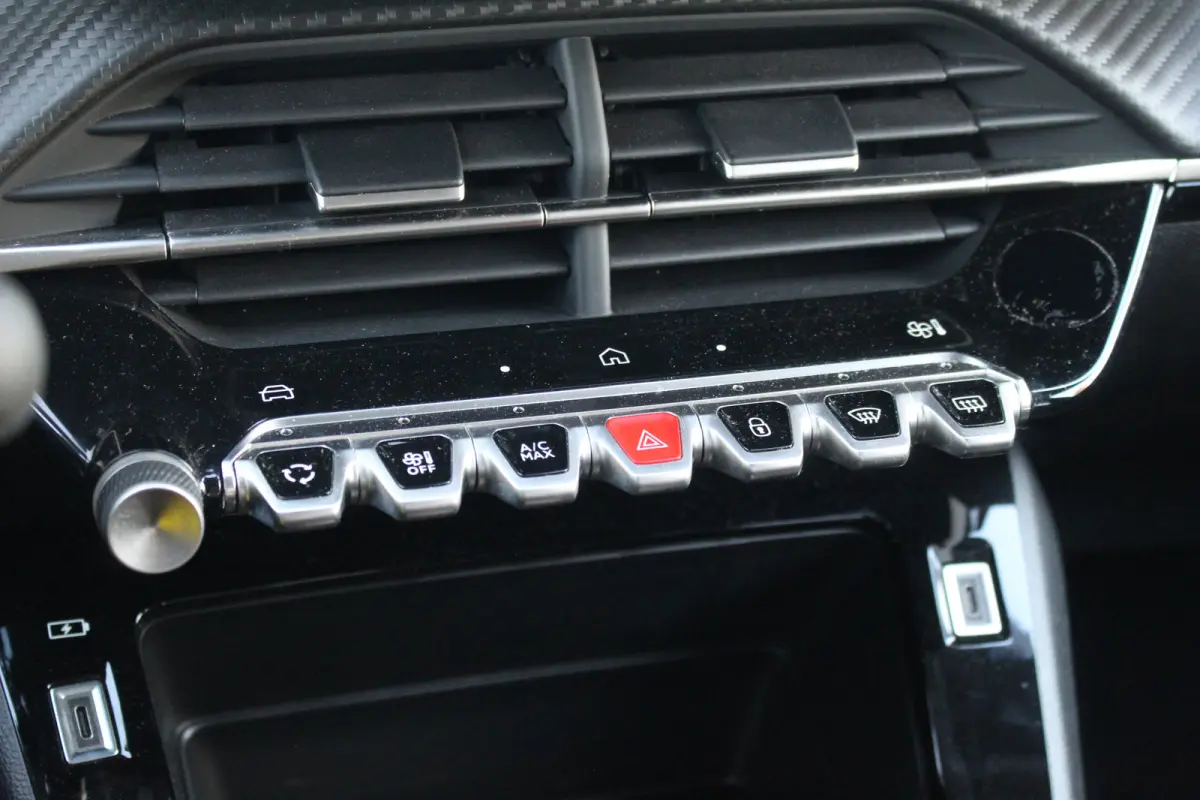 1.2 Hybrid 110 e-DCS6 Allure | Drive Assist | Camera V+A | Dodehoeksens. | Navi | LED | Carplay | Drive Assist | Camera V+A | Dodehoeksens. | Navi | LED | Carplay |