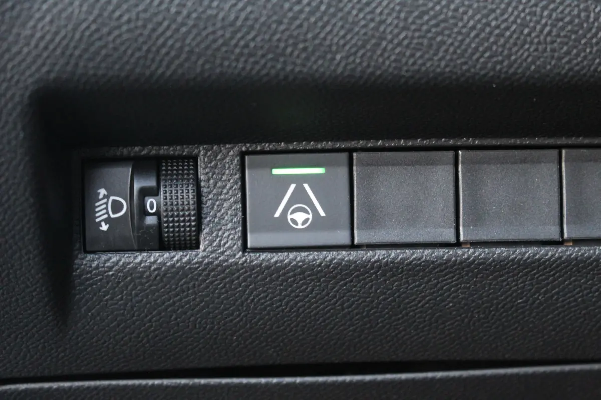 1.2 Hybrid 110 e-DCS6 Allure | Drive Assist | Camera V+A | Dodehoeksens. | Navi | LED | Carplay | Drive Assist | Camera V+A | Dodehoeksens. | Navi | LED | Carplay |