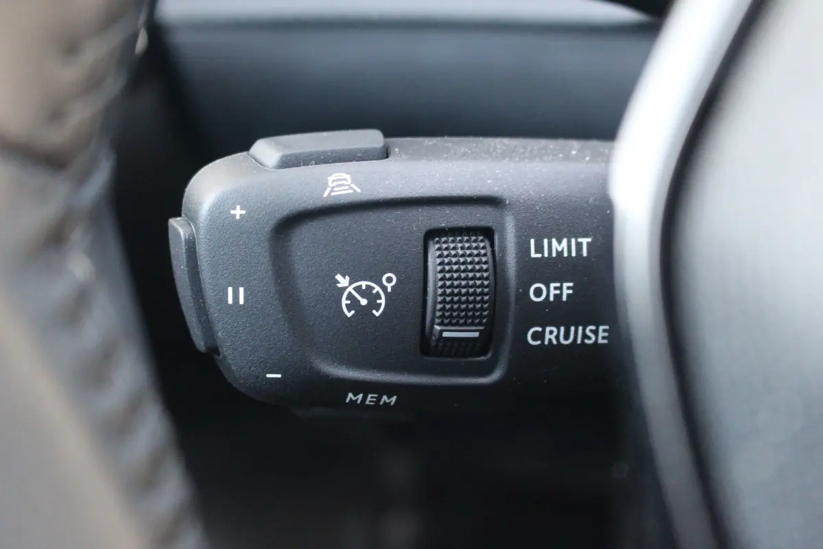 1.2 Hybrid 110 e-DCS6 Allure | Drive Assist | Camera V+A | Dodehoeksens. | Navi | LED | Carplay | Drive Assist | Camera V+A | Dodehoeksens. | Navi | LED | Carplay |