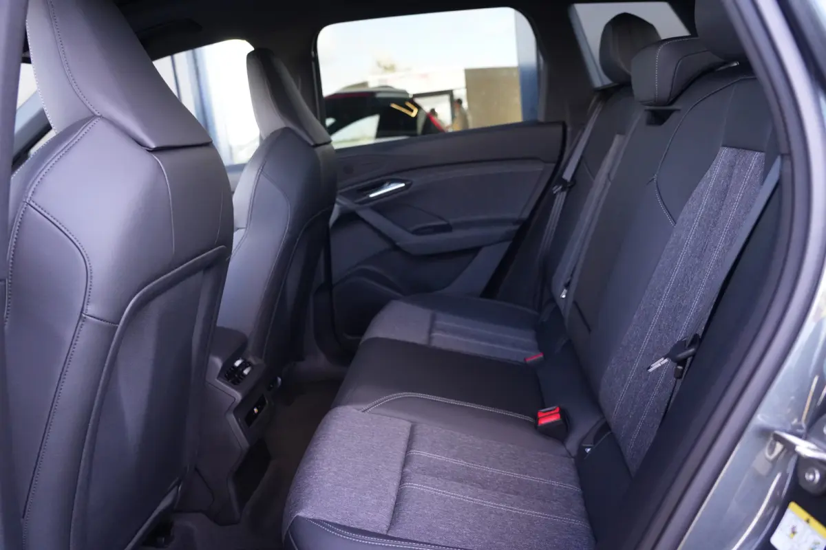 S edition quattro 100 kWh | 428 PK | Panoramadak | Trekhaak | 360 camera | Audi Q6 e-tron S edition quattro met 428 PK en een volledig elektrische aandrijflijn met 100 kWh accupakket en quat