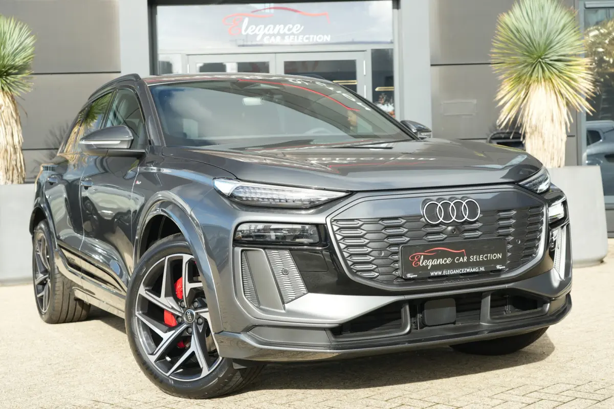 S edition quattro 100 kWh | 428 PK | Panoramadak | Trekhaak | 360 camera | Audi Q6 e-tron S edition quattro met 428 PK en een volledig elektrische aandrijflijn met 100 kWh accupakket en quat