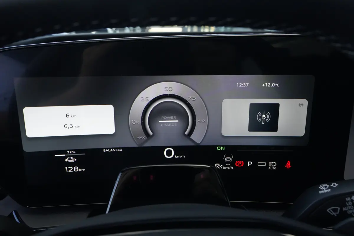 S edition quattro 100 kWh | 428 PK | Panoramadak | Trekhaak | 360 camera | Audi Q6 e-tron S edition quattro met 428 PK en een volledig elektrische aandrijflijn met 100 kWh accupakket en quat