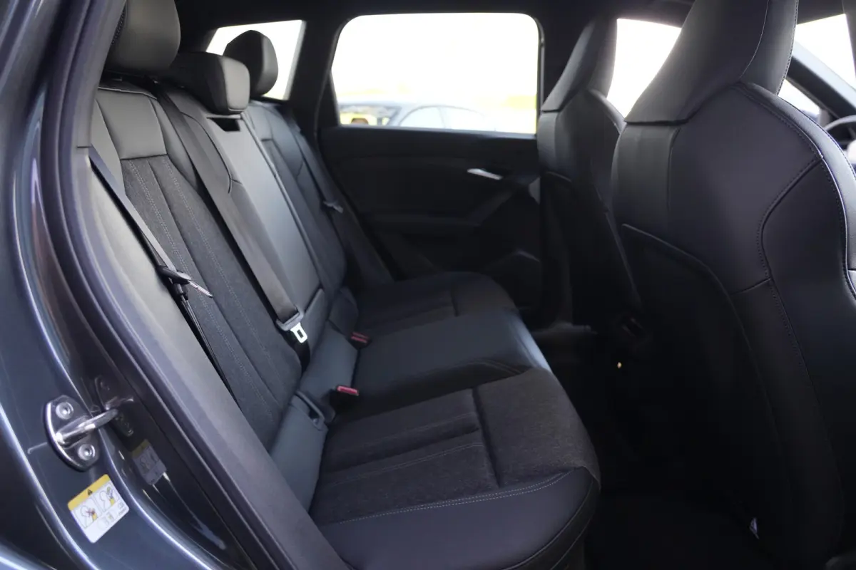 S edition quattro 100 kWh | 428 PK | Panoramadak | Trekhaak | 360 camera | Audi Q6 e-tron S edition quattro met 428 PK en een volledig elektrische aandrijflijn met 100 kWh accupakket en quat