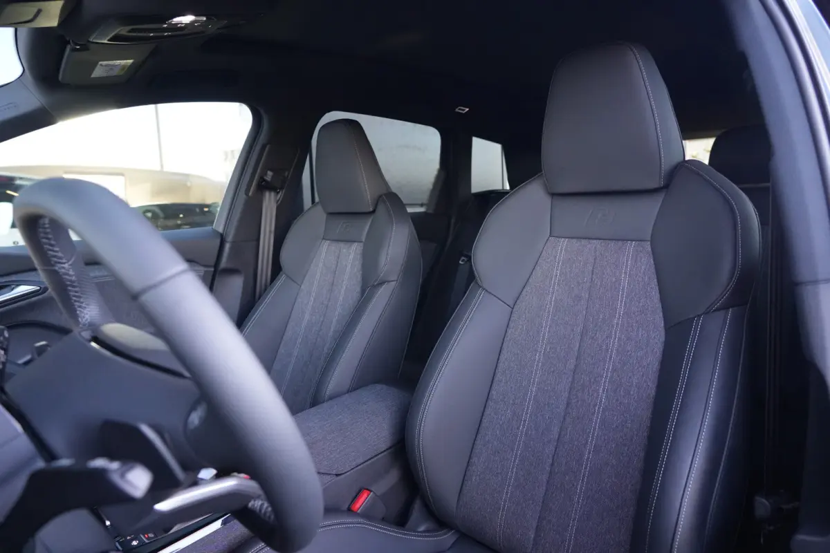 S edition quattro 100 kWh | 428 PK | Panoramadak | Trekhaak | 360 camera | Audi Q6 e-tron S edition quattro met 428 PK en een volledig elektrische aandrijflijn met 100 kWh accupakket en quat