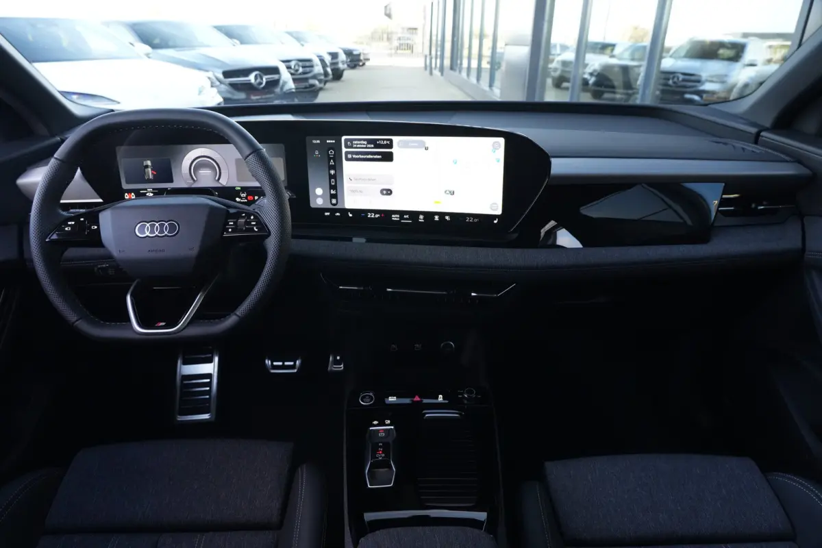 S edition quattro 100 kWh | 428 PK | Panoramadak | Trekhaak | 360 camera | Audi Q6 e-tron S edition quattro met 428 PK en een volledig elektrische aandrijflijn met 100 kWh accupakket en quat
